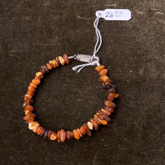 6 1/2 inch magnetic amber chip bracelet - Picture 1 of 2